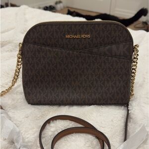 Micheal Kors purse